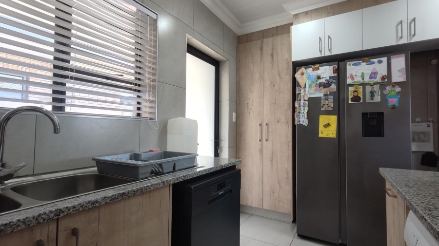 3 Bedroom Property for Sale in Island View Western Cape